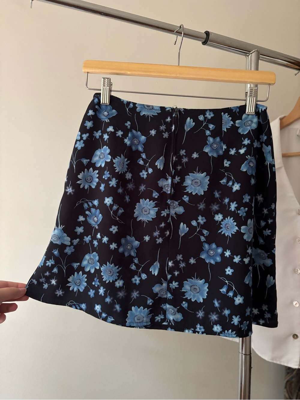 1990s Floral Mini Skirt | size 26" - Picture 2 of 4